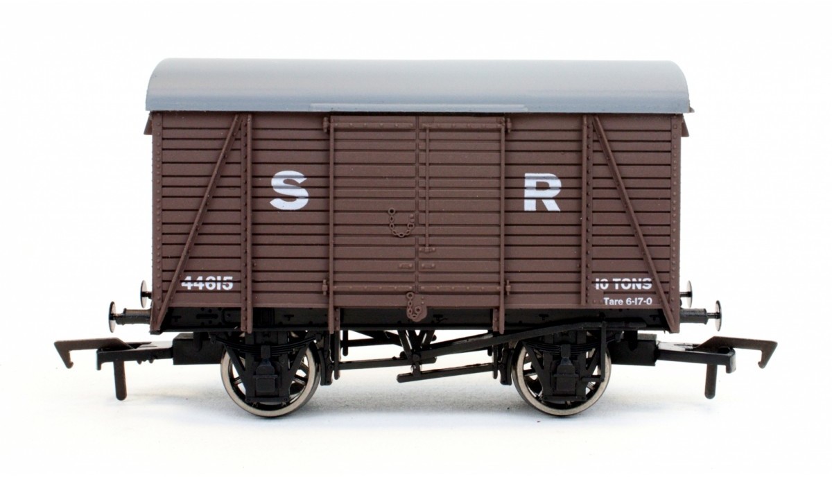 Dapol 4F-021-013 Box Van SR 44615 :: Railway Models UK