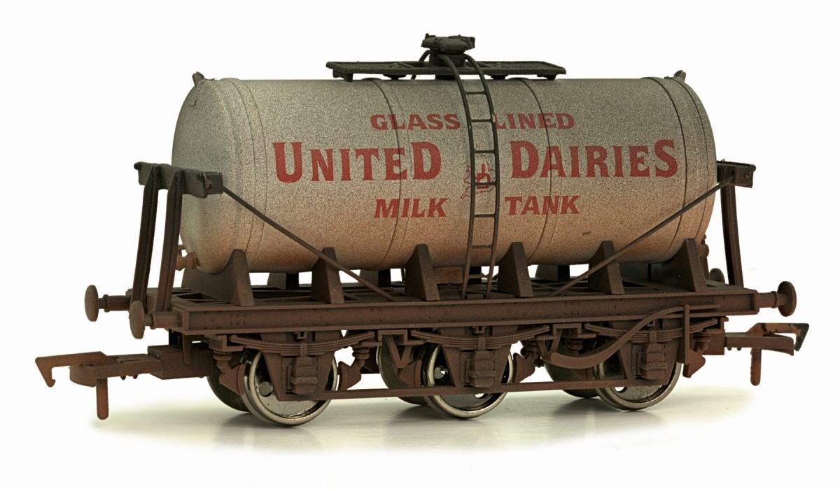 Dapol 4F-031-020 6 Wheel Milk Tanker United Dairies Weathered ...